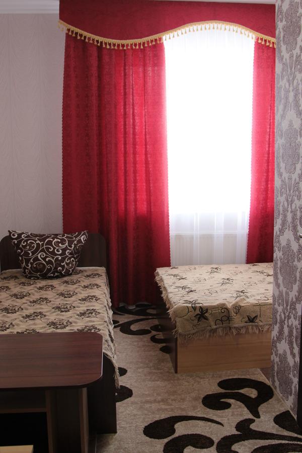 Karavan Hotel Bila Krynytsya  Ngoại thất bức ảnh