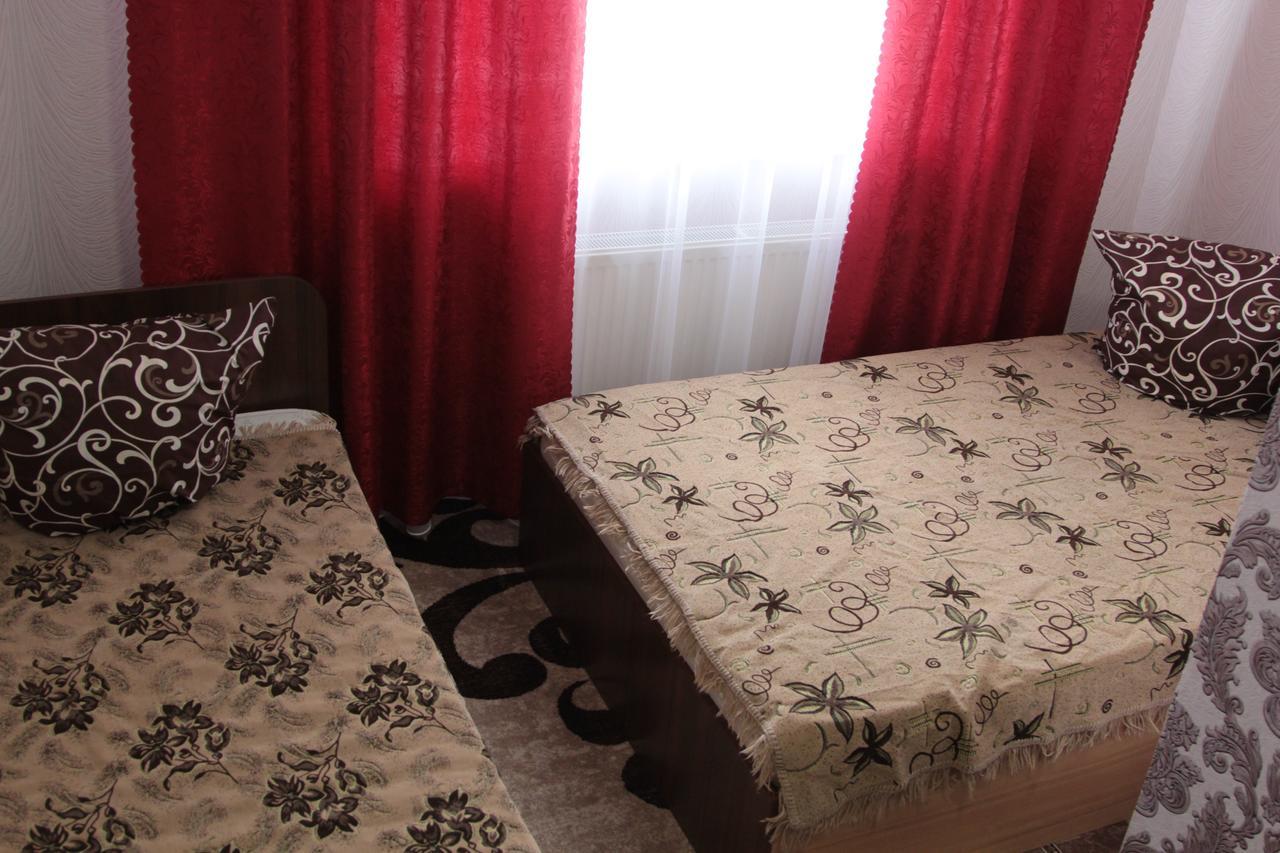 Karavan Hotel Bila Krynytsya  Ngoại thất bức ảnh