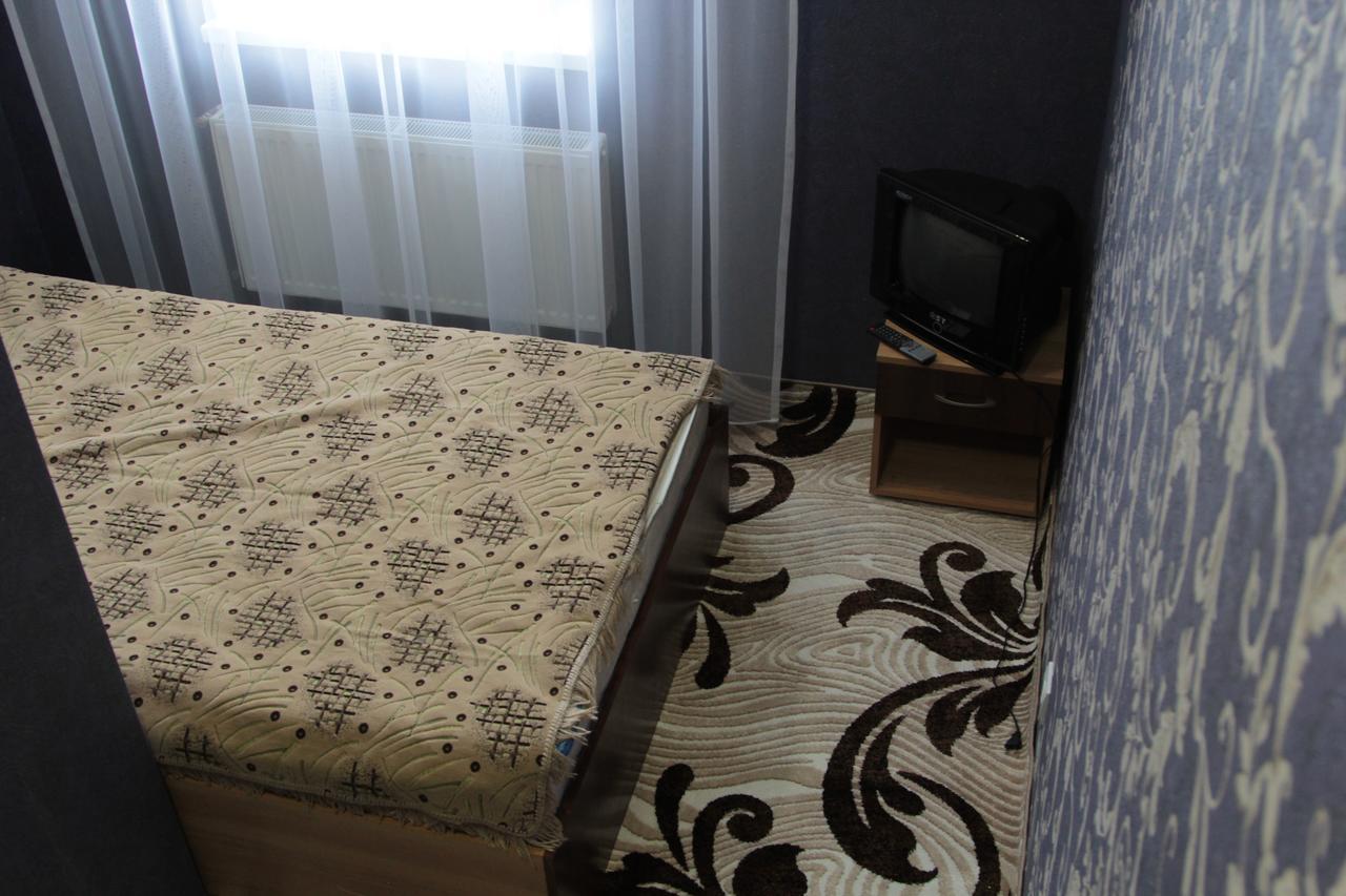 Karavan Hotel Bila Krynytsya  Ngoại thất bức ảnh