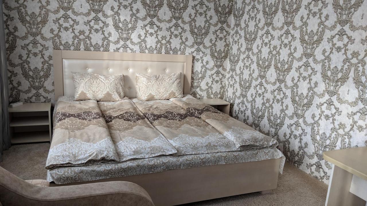 Karavan Hotel Bila Krynytsya  Ngoại thất bức ảnh