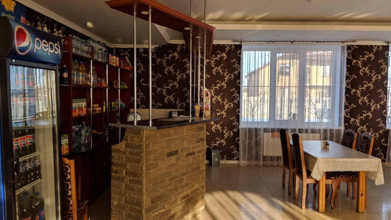 Karavan Hotel Bila Krynytsya  Ngoại thất bức ảnh