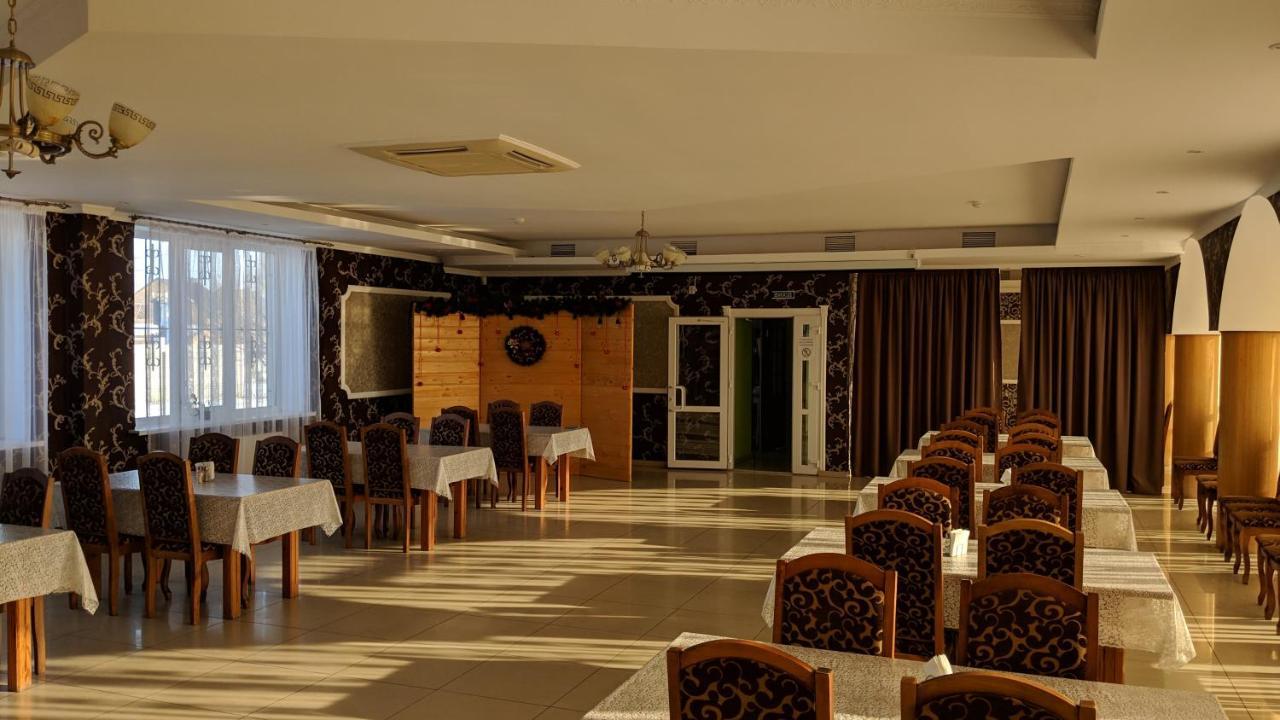 Karavan Hotel Bila Krynytsya  Ngoại thất bức ảnh