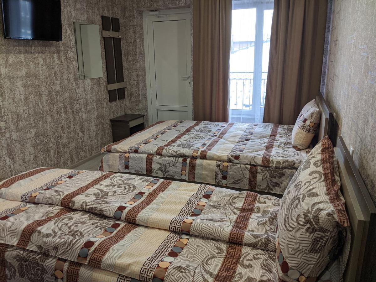 Karavan Hotel Bila Krynytsya  Ngoại thất bức ảnh